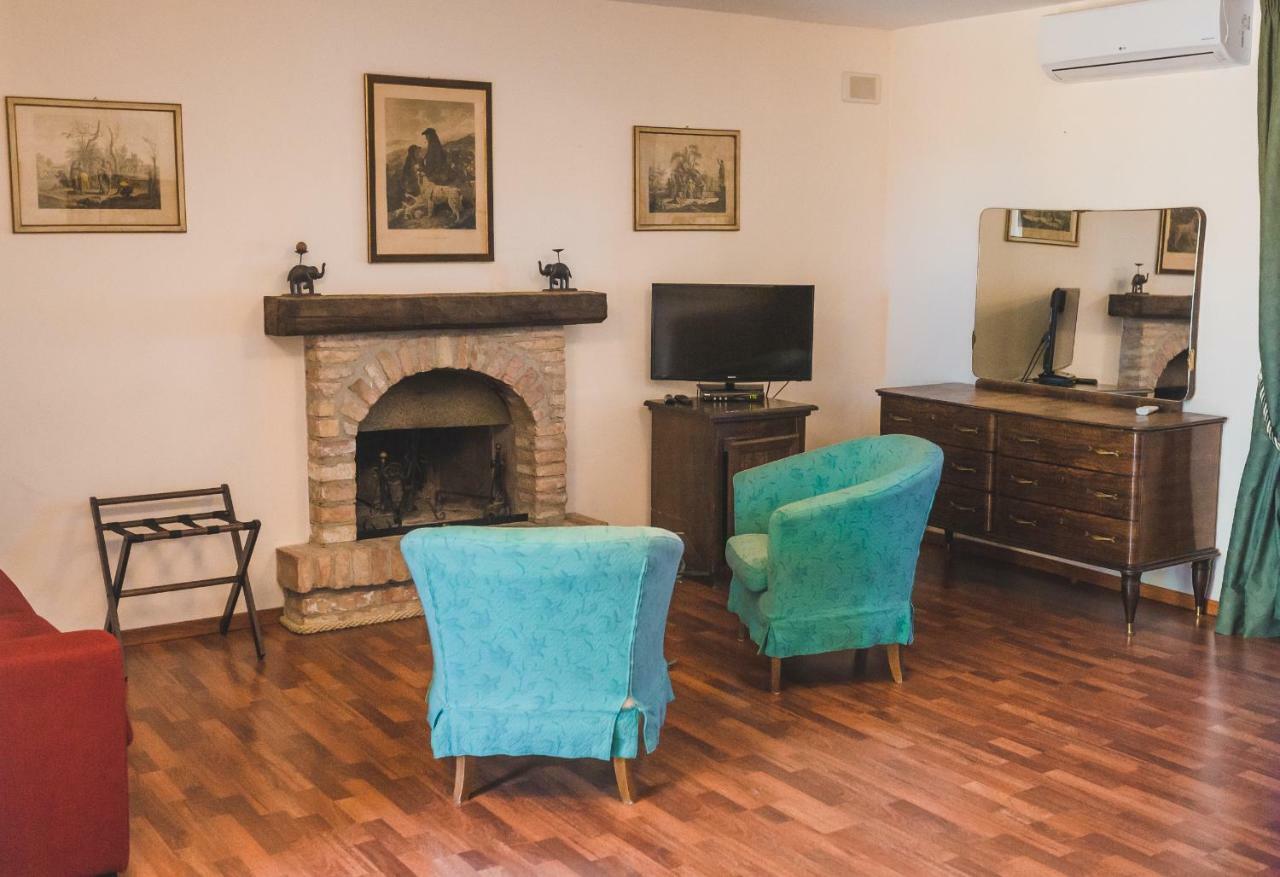 Agriturismo Le Anfore Sarteano Luaran gambar